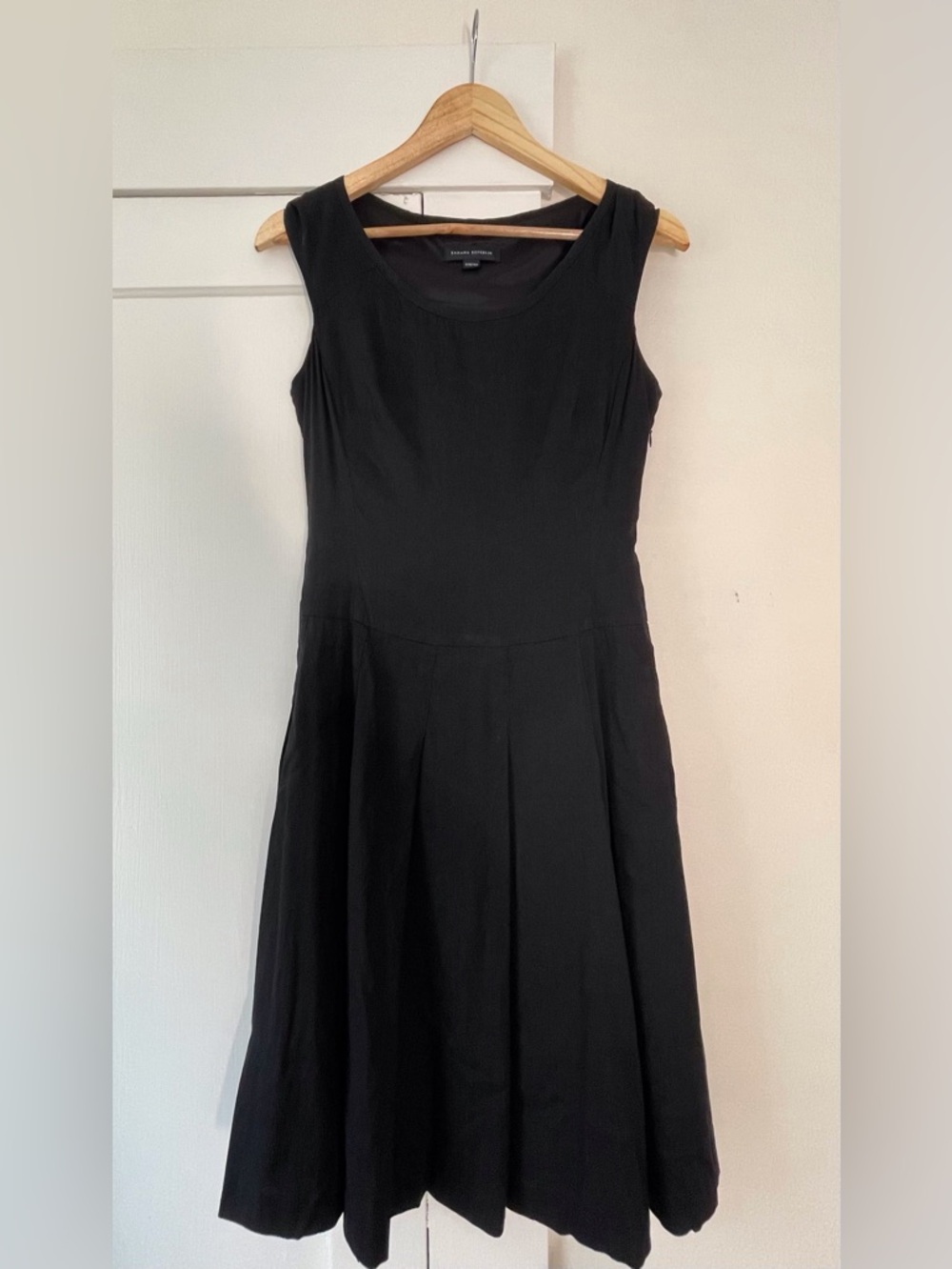 Banana Republic Black Sleeveless Midi Fit-and-Flare Dress Size 2
